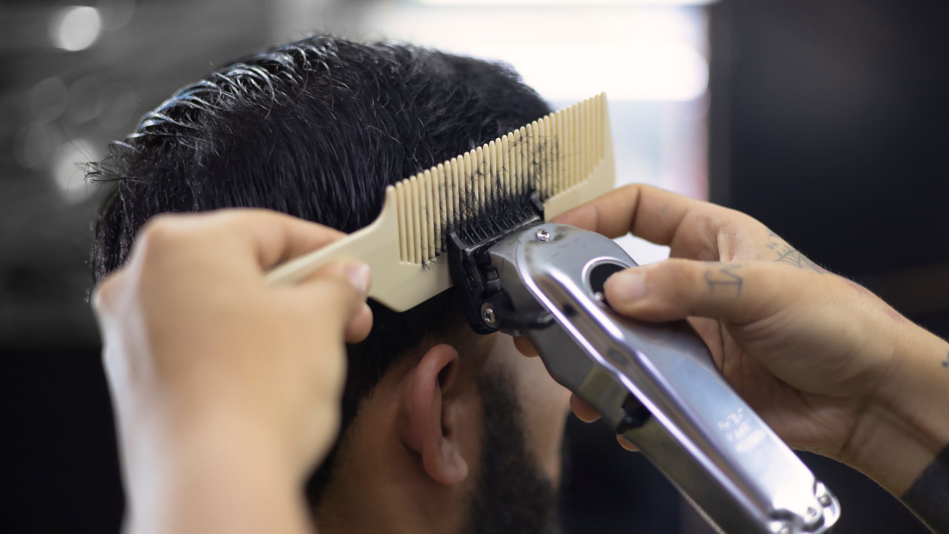 Melhores Máquinas de Cortar o Cabelo: 10 Ótimas Opções